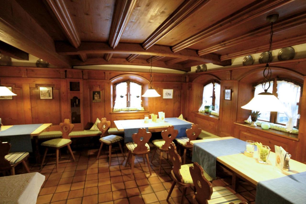 Landgasthof Blaue Traube Burgthann Esterno foto